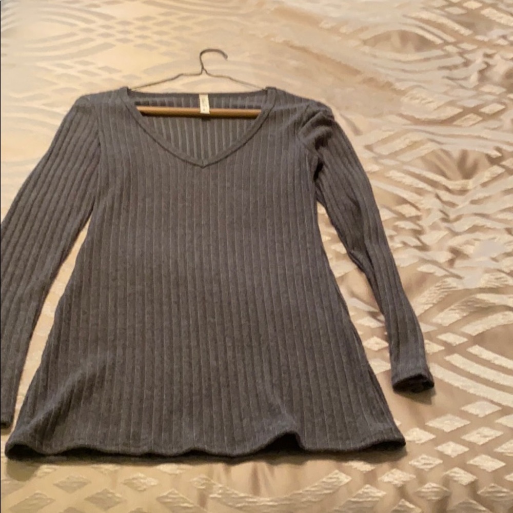Gray long sleeve sweater